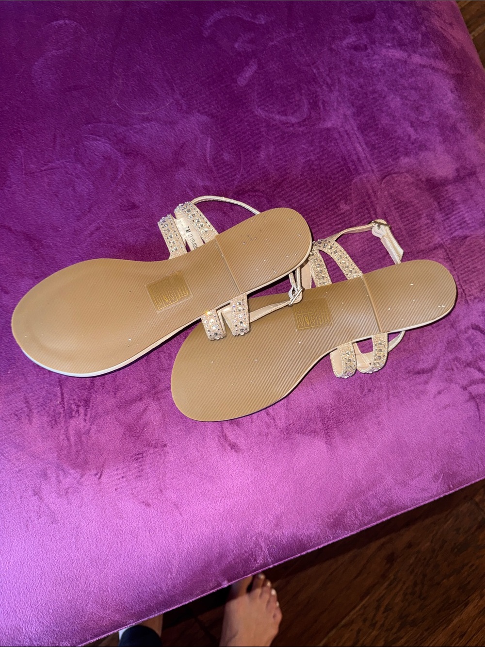 David’s Bridal DB Studio Rhinestone T-Strap Champagne Flat Sandals Ankle Strap 7 - Picture 10 of 12